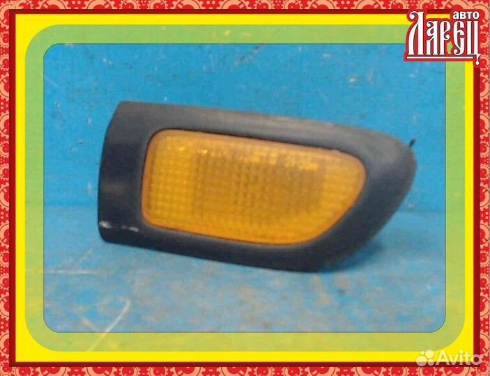 Повторитель в крыло toyota caldina ST210 правый