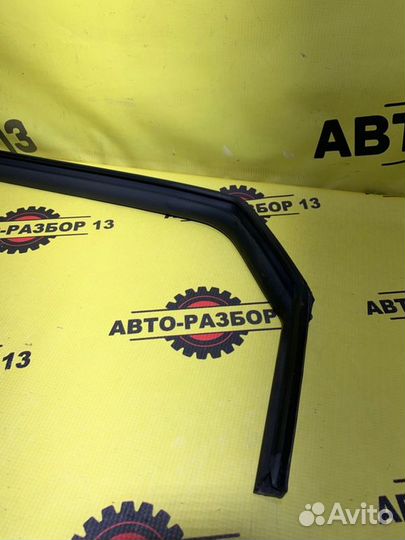 Уплотнитель стекла двери задний левый Kia Ceed 3