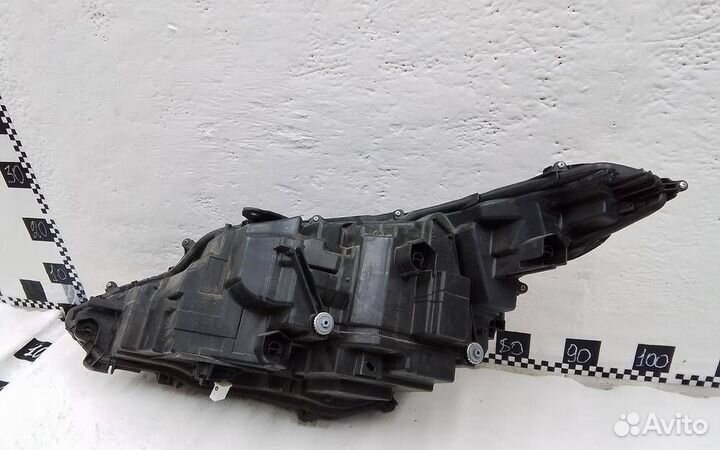 Фара правая Lexus RX200t/RX300/RX350/RX350L/RX450h