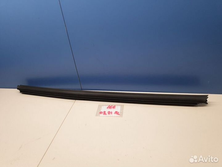 Накладка стекла передней левой двери Mercedes GLE