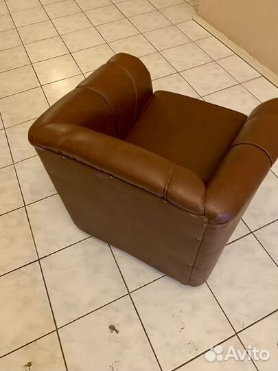 Кресло кожное мягкое