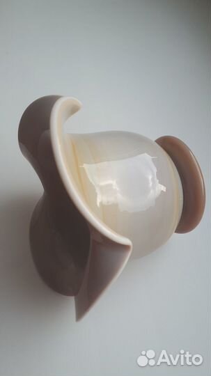 Ваза Красный май.Сульфидно-цинковое стекло