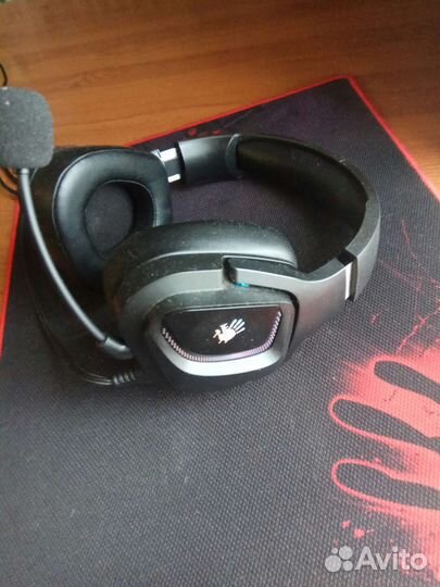 Игровые наушники с микрофоном A4 tech + коврик