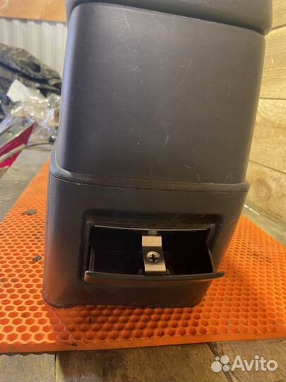 Консоль центральная Mazda 6