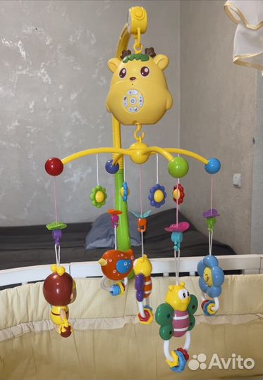 Музыкальный мобиль с ночником на детскую кровать