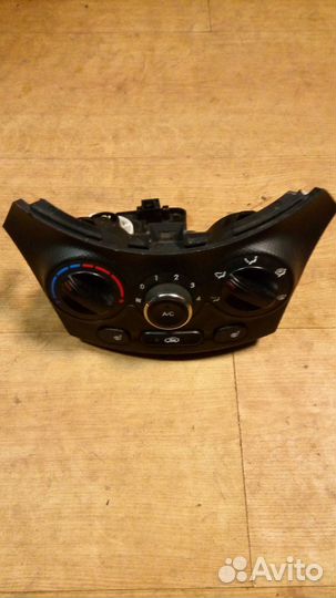 Блок управления печкой Hyundai solaris1 и обогрев