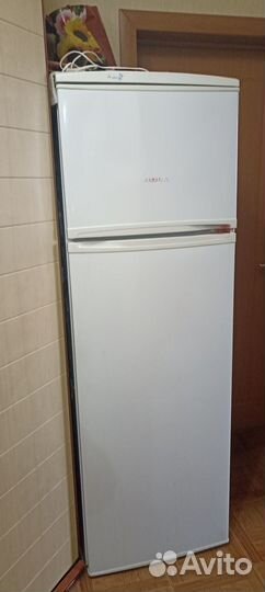 Холодильник бу продам