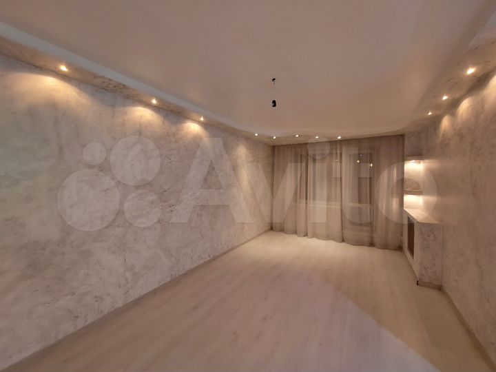 3-к. квартира, 70,7 м², 2/5 эт.