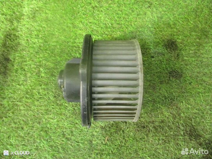 Мотор печки на toyota avalon MCX10 5S-FE