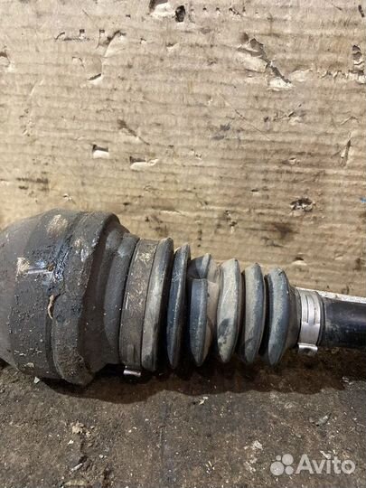 Привод передний левый Volkswagen Tiguan