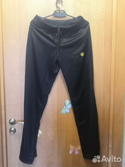 Спортивный женский новый костюм 48 размера