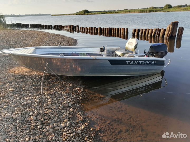 Лодка с мотором