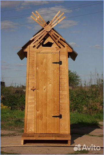 Уличный туалет с декором HBN