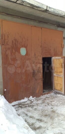 Гараж, > 30 м²