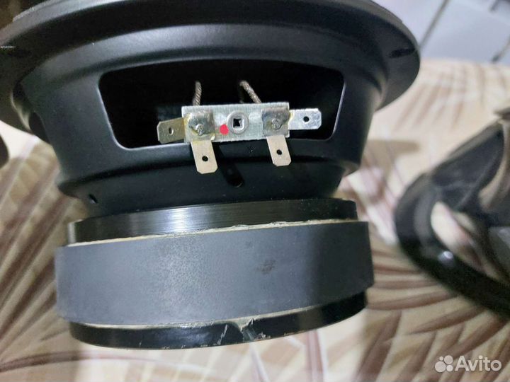 Колонки момо автомобильные новые