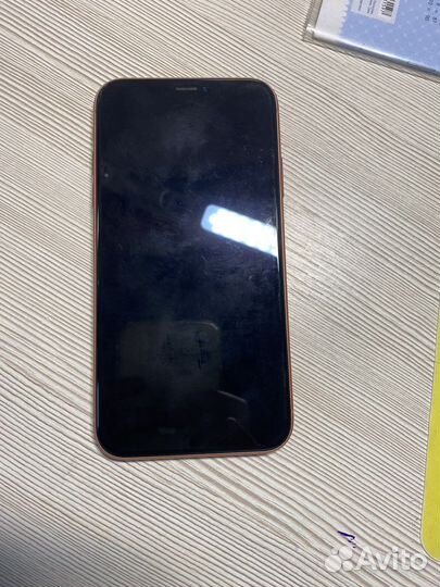 Телефон iPhone XR