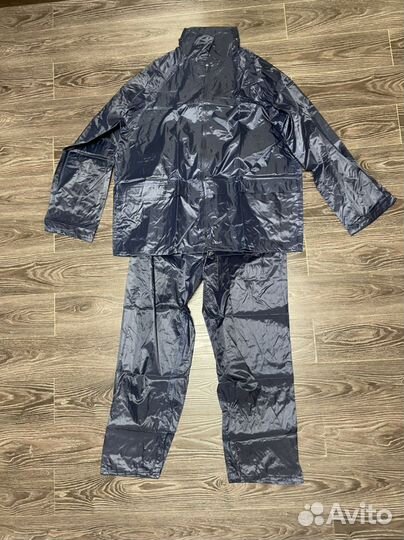 Водозащитный костюм