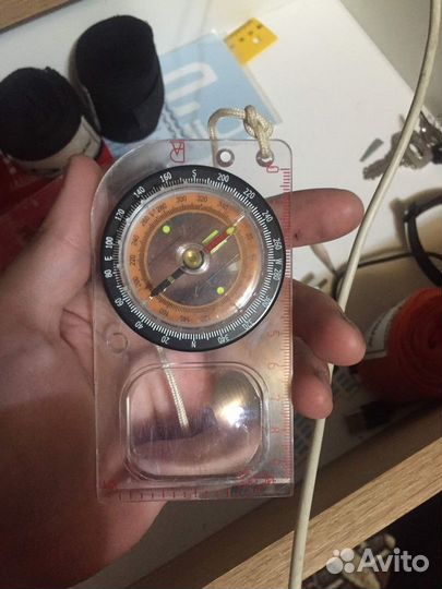 Компас с линейкой и лупой