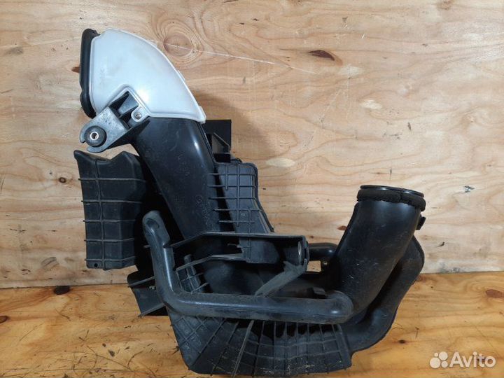 Резонатор воздушного фильтра mazda premacy