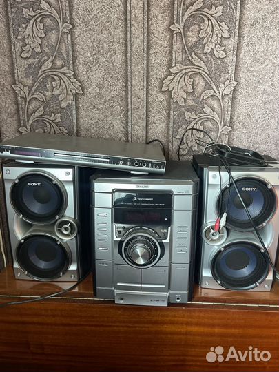 Музыкальный центр sony со стерео системой