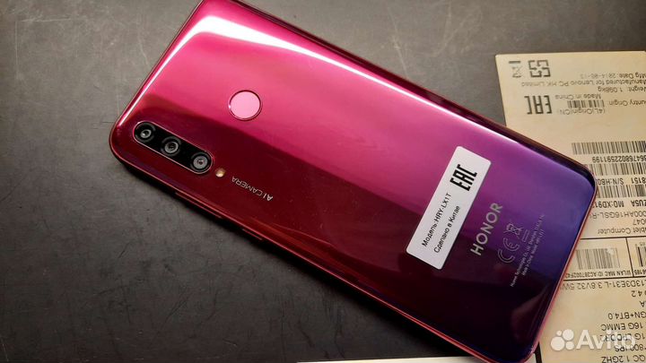 Телефон Honor 10i