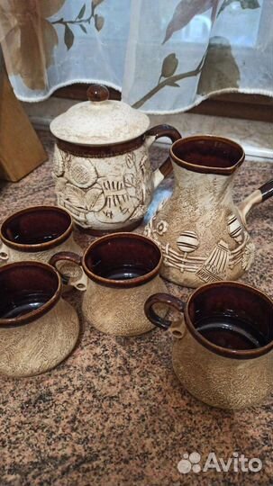 Керамическая турка для кофе с чашками и заварочник