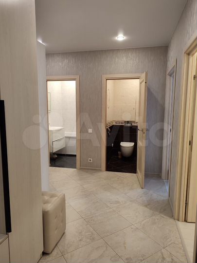 2-к. квартира, 74 м², 1/10 эт.