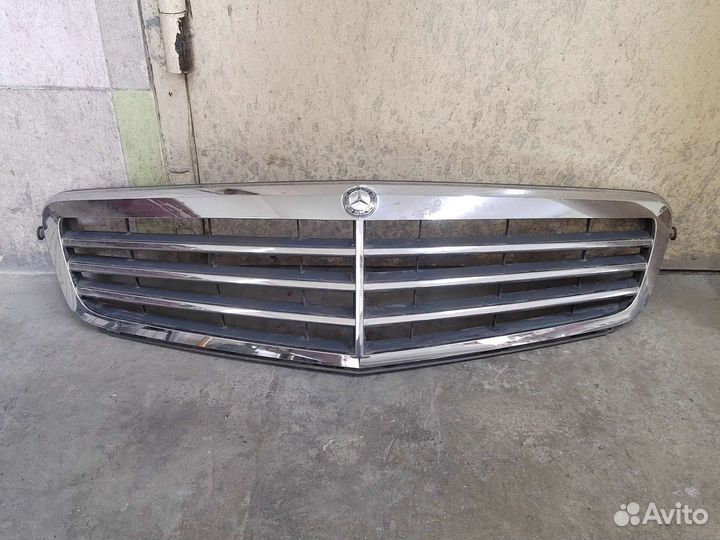 Решётка радиатора Mercedes w204