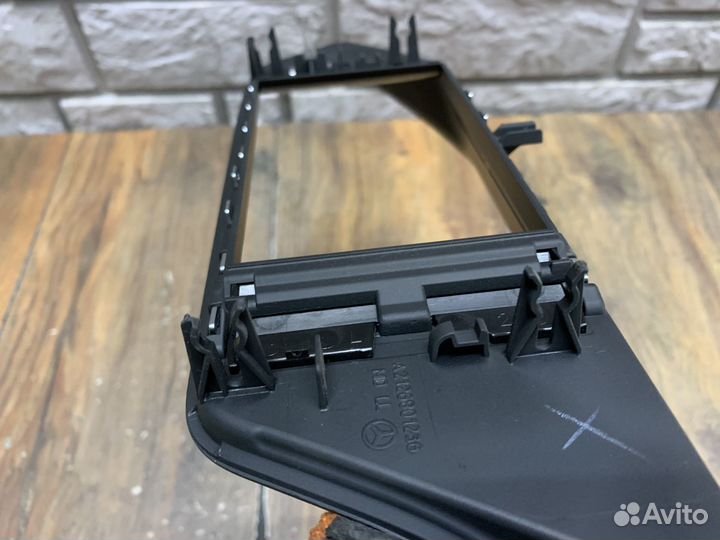 Mercedes Benz E W212 Накладка декоративная