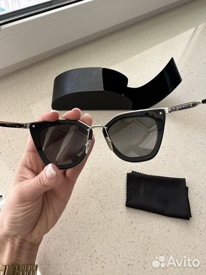 Солнцезащитные очки Prada оригинал