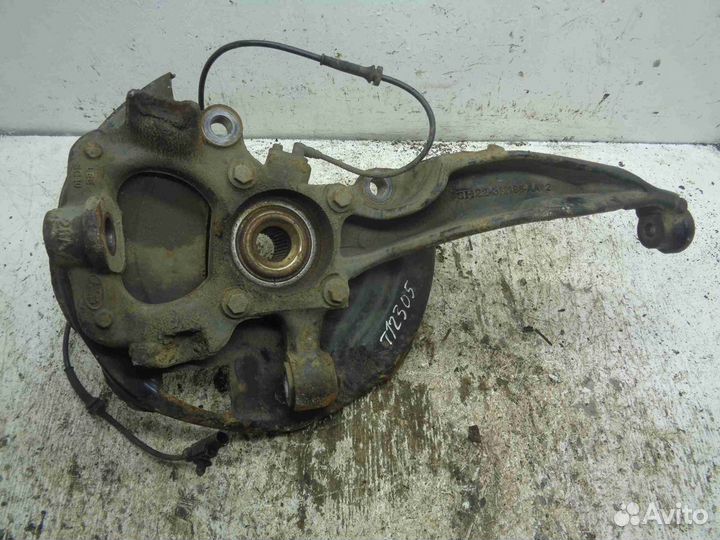 Кулак поворотный левый Land Rover Discovery 3 LA 8