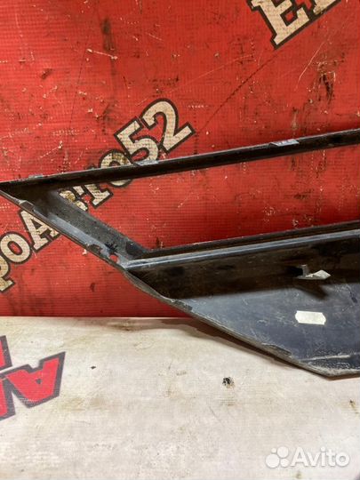 Накладка птф передняя правая Volkswagen Tiguan 2