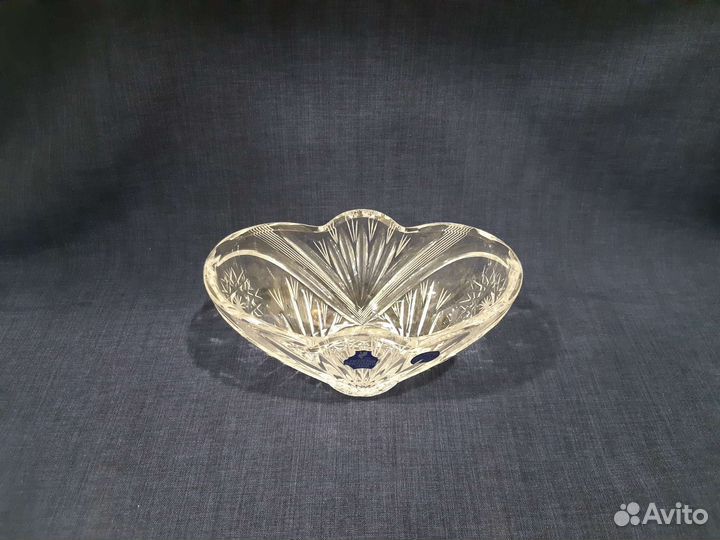 Новый хрустальный салатник-лодочка