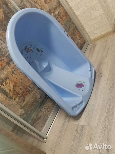 Ванночка для купания с горкой
