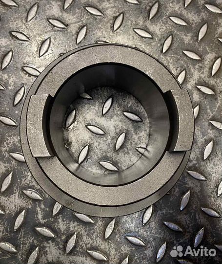 Втулка 20Y-70-34211