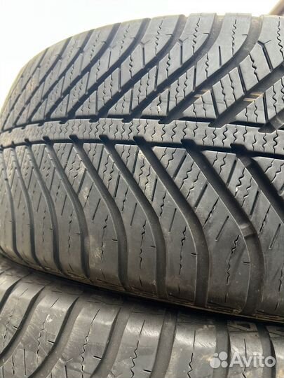 Goodyear Vector 4Seasons 215/55 R16