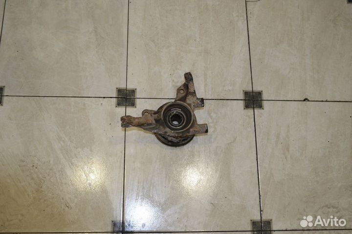 Поворотный кулак передний правый Kia Ceed (ED)