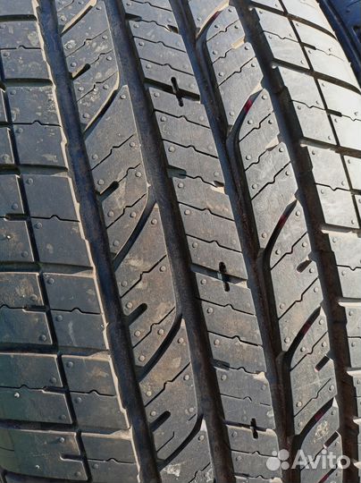 Bridgestone Dueler H/T 843 215/60 R17