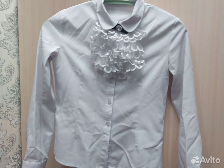 Блузка белая