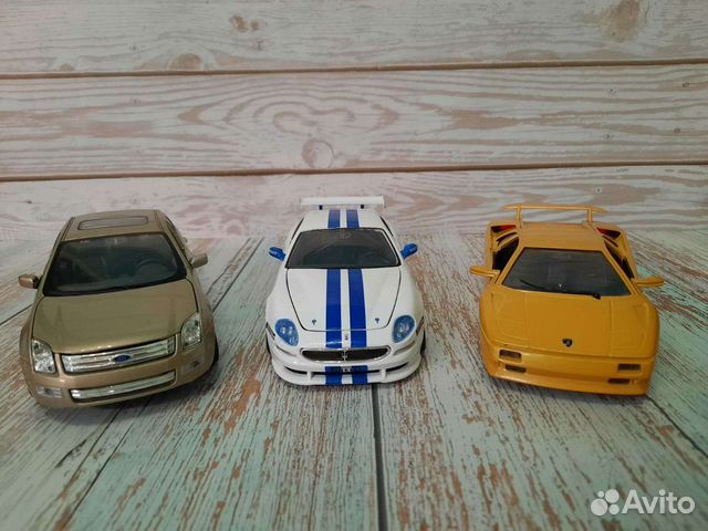 Модели автомобилей коллекционные 1/24