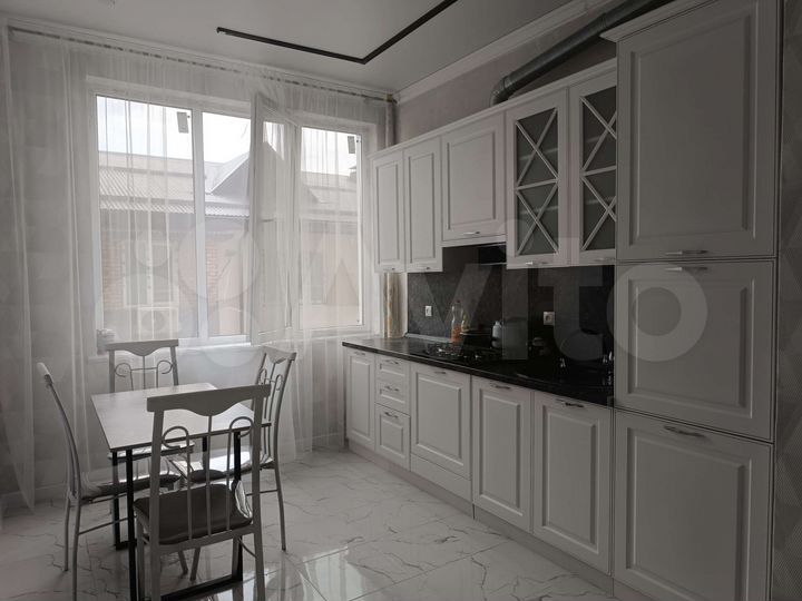 2-к. квартира, 65 м², 4/11 эт.