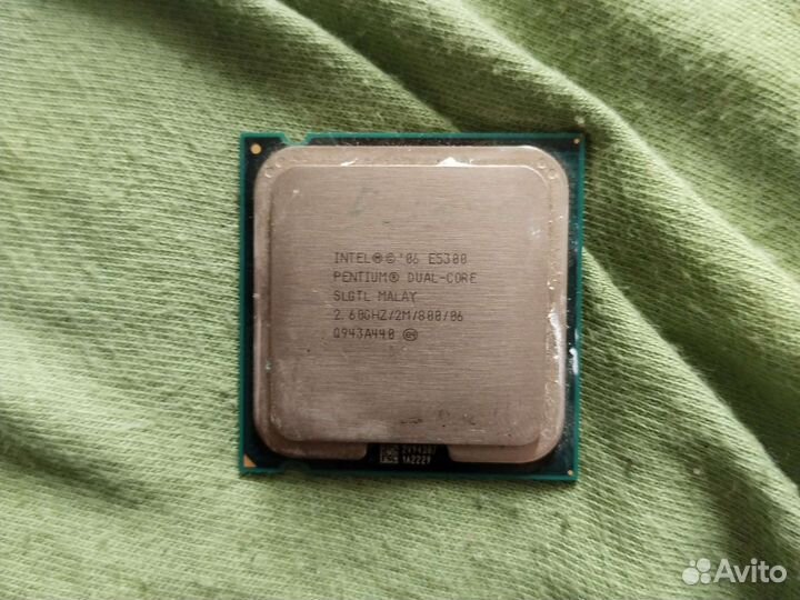 Intel pentium e5300 wolfdale lga775