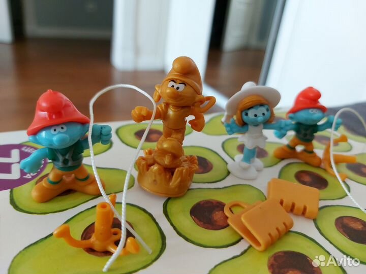 Смурфики 2022 киндер сюрприз