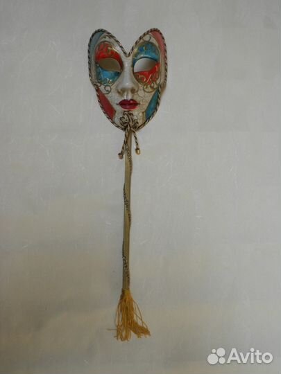 Венецианская карнавальная маска