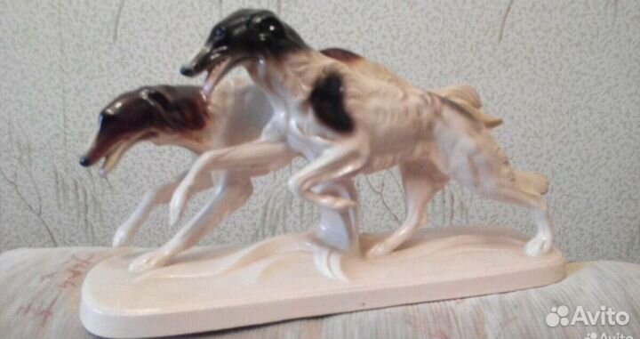 Фарфоровые статуэтки гончие
