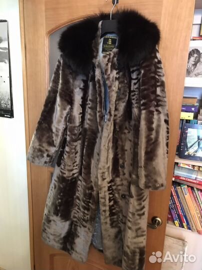 Шуба мутоновая с песцовым воротником бу