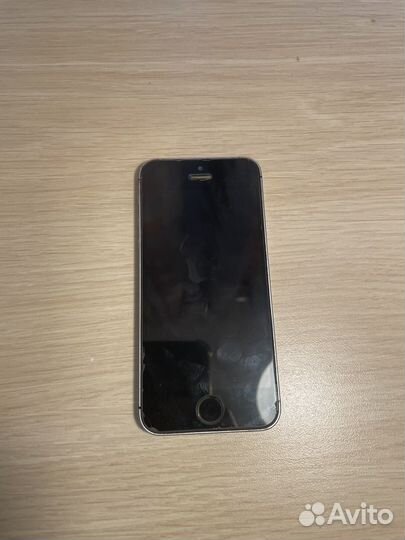 iPhone SE, 32 ГБ