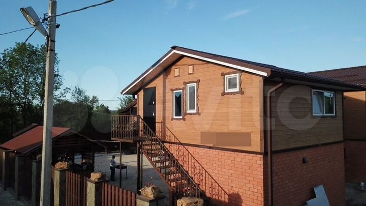 Таунхаус 300 м² на участке 8 сот.