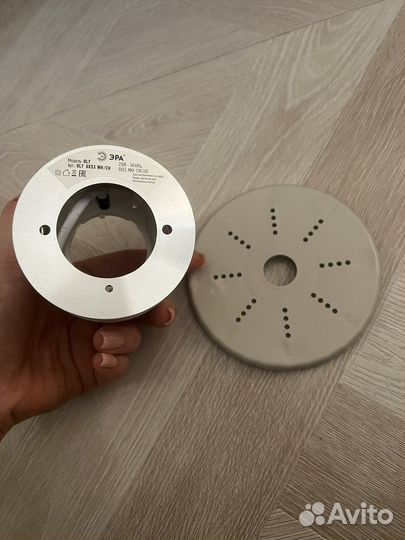 Продам накладные светильники новые GX53