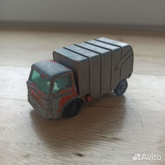 Matchbox, corgi